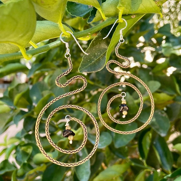 Artisan handmade Spiral earrings - Picture 2 of 2